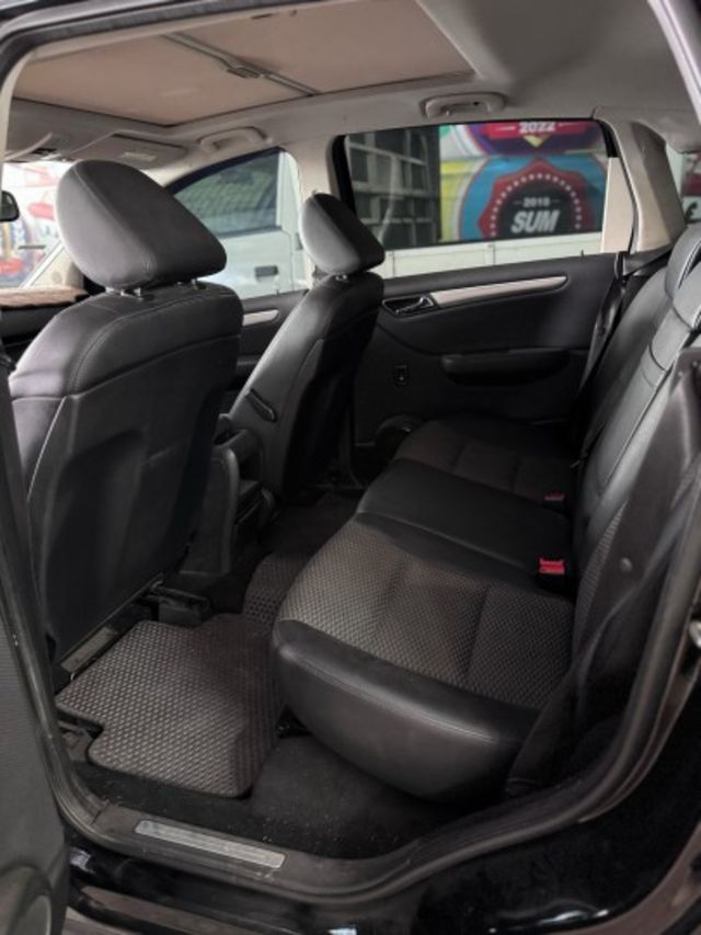 柴油B200d 原鈑件  全景觀景天窗 里程保證  第14張相片