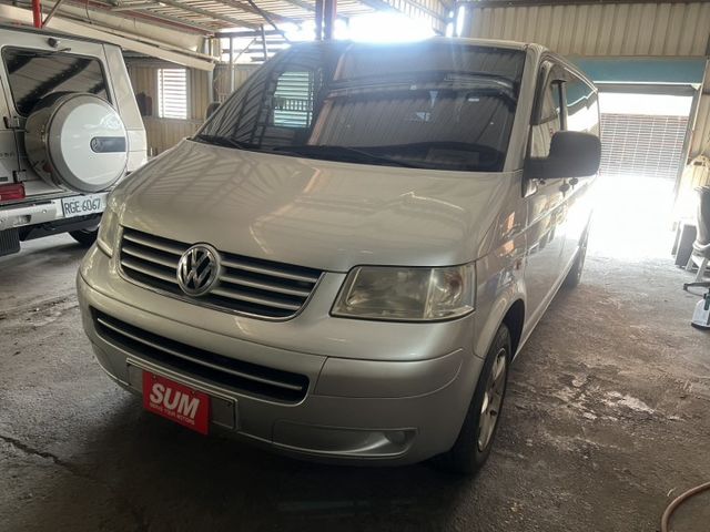 私人企業自用車  9人座加長版  6速自排 174匹馬力 車況優 內裝皮件乾淨完整 後座空調 遮陽簾  第1張相片