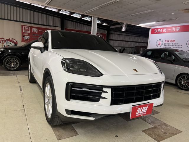 2024年式24年領牌 全程原廠保養 原廠保固中 小改款 液晶螢幕 導航 跑計 全景天窗 腳踢尾門 車道維持 摸門  第1張相片