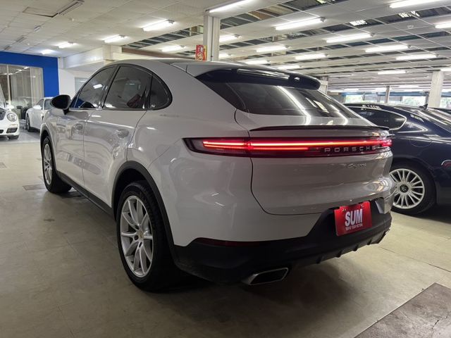 2024年式24年領牌 全程原廠保養 原廠保固中 小改款 液晶螢幕 導航 跑計 全景天窗 腳踢尾門 車道維持 摸門  第3張相片