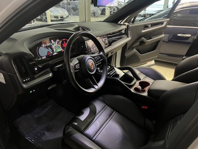 2024年式24年領牌 全程原廠保養 原廠保固中 小改款 液晶螢幕 導航 跑計 全景天窗 腳踢尾門 車道維持 摸門  第8張相片