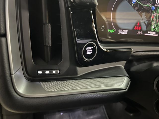 2024年式24年領牌 全程原廠保養 原廠保固中 小改款 液晶螢幕 導航 跑計 全景天窗 腳踢尾門 車道維持 摸門  第13張相片