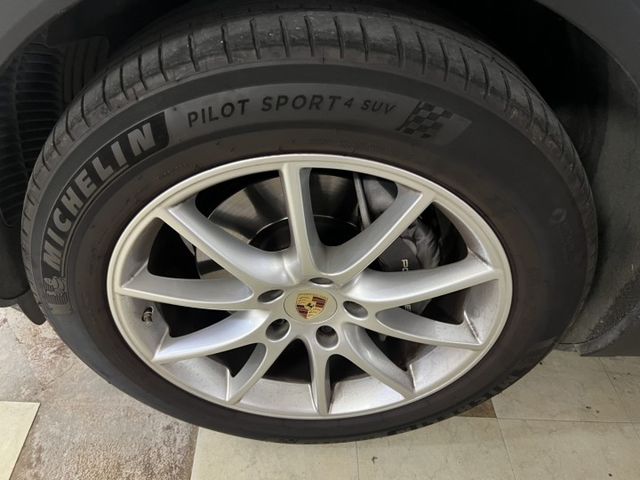 2024年式24年領牌 全程原廠保養 原廠保固中 小改款 液晶螢幕 導航 跑計 全景天窗 腳踢尾門 車道維持 摸門  第16張相片