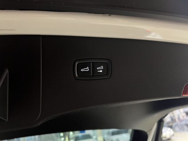 2024年式24年領牌 全程原廠保養 原廠保固中 小改款 液晶螢幕 導航 跑計 全景天窗 腳踢尾門 車道維持 摸門  第17張相片