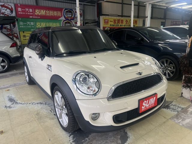 總代理5門CLUB MAN1.6S版 僅跑10萬公里 里程保證 認證車 全車原鈑件 保養剛完成  第1張相片