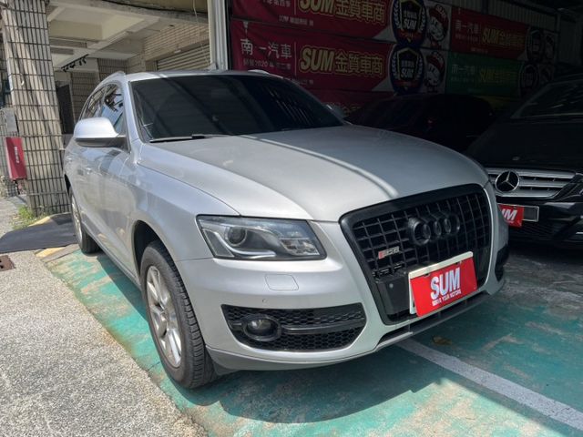 12年式 一年僅跑8千公里 全車原鈑件 全景天窗 雙電動舒適記憶座椅 雙區恆溫 電動尾門 HID頭燈方向盤快撥  第2張相片