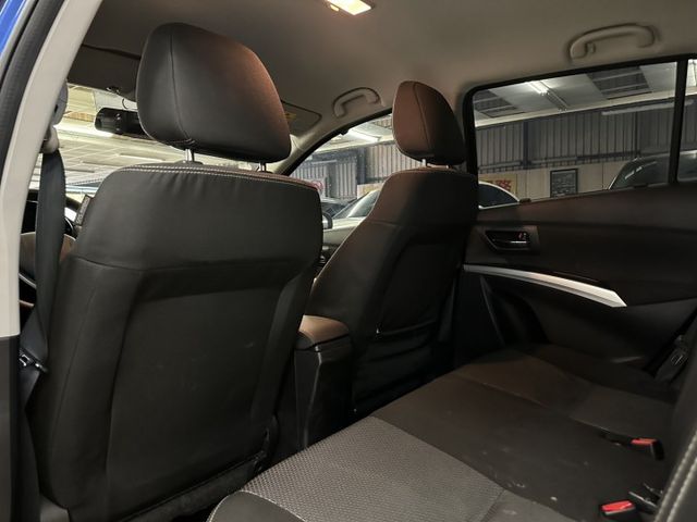 僅跑6萬公里 里程履約保證 免鑰匙 安卓機倒車顯影導航 定速 摸門 安卓機  第11張相片