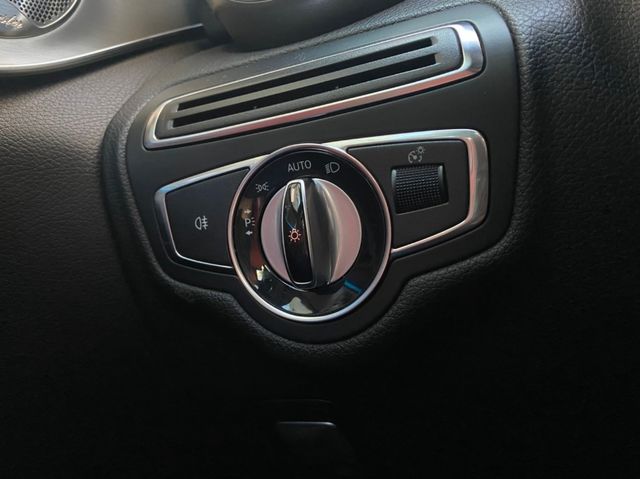 M-BENZ賓士 C300  第11張相片