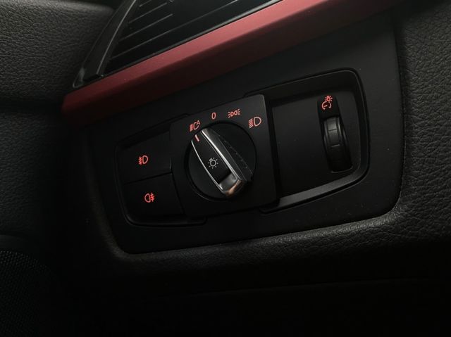 BMW寶馬 318D SEDAN  第8張相片
