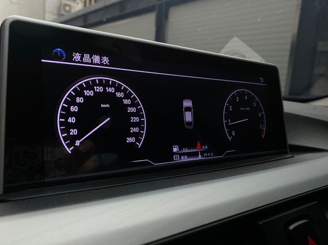 BMW寶馬 318D SEDAN  第13張相片