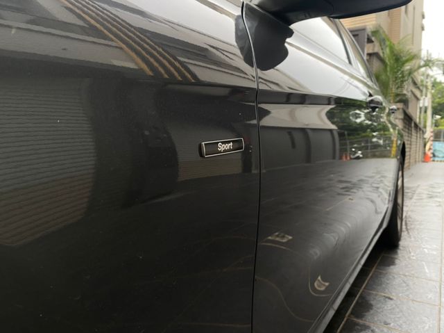 BMW寶馬 318D SEDAN  第19張相片