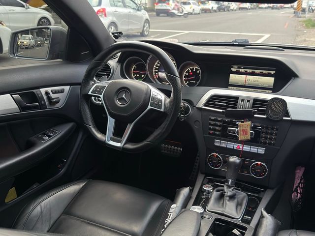 M-BENZ賓士 C63 AMG  第3張相片