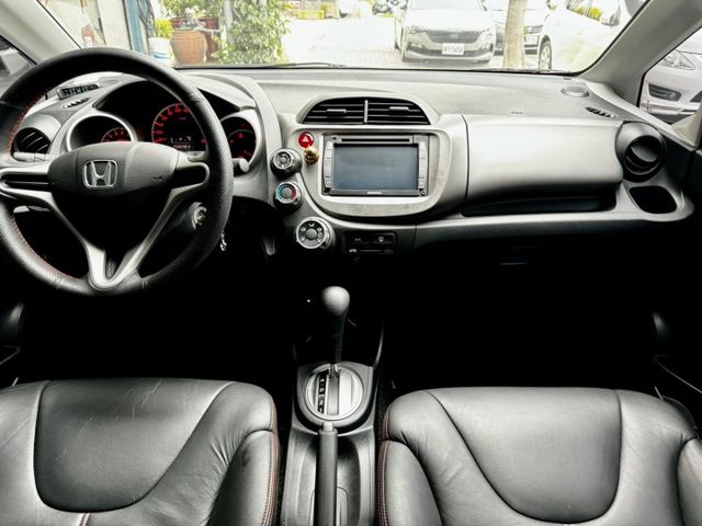 2010年FIT 1.5 好養超值代步車  第10張相片