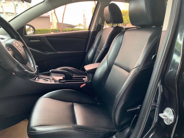 2014年MAZDA3 四門2.0  第2張相片