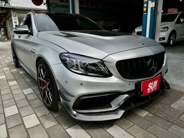 20年 改款後C63s estate 全車精品改 全車碳纖維  第6張相片