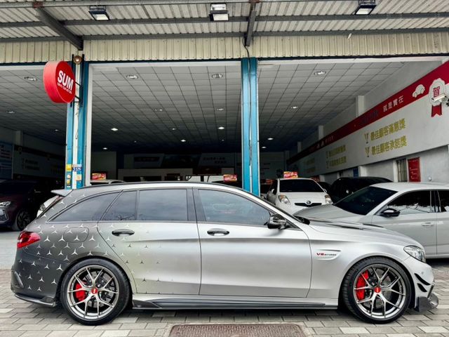 20年 改款後C63s estate 全車精品改 全車碳纖維  第7張相片