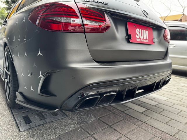 20年 改款後C63s estate 全車精品改 全車碳纖維  第10張相片