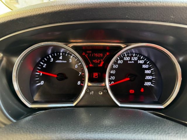 超值商用車省油好載貨 2017年LIVINA 1.6  第8張相片