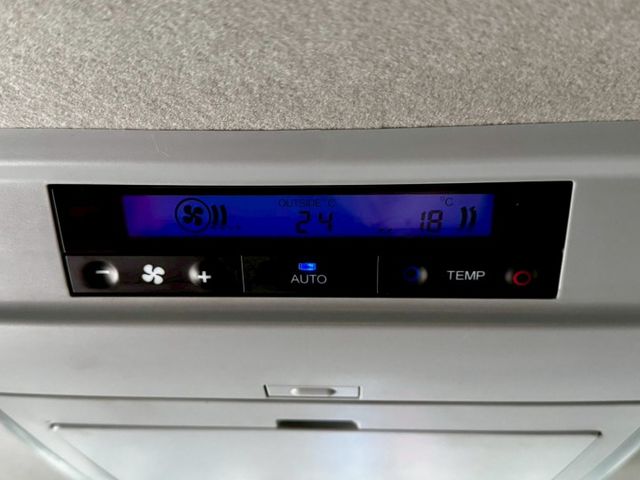 性價比超高!!納智捷M7 七人座3D豪華版 雙電動滑門/後座獨立空調/免KEY一鍵啟動  第12張相片