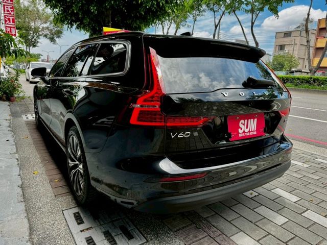 旅行式V60 B3油電  第11張相片