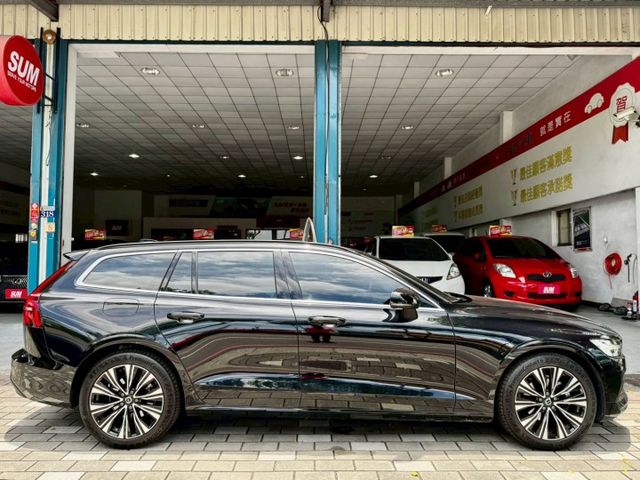 旅行式V60 B3油電  第15張相片