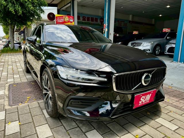 旅行式V60 B3油電  第16張相片