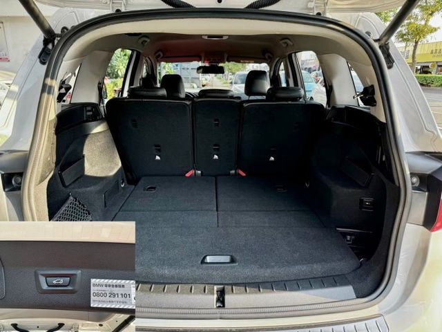 2016年式218D 柴油七人座超好開省油省稅金  第14張相片