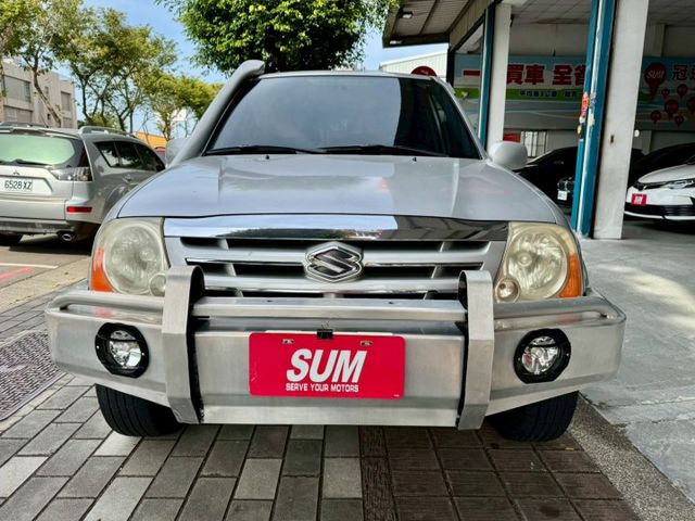 爬山涉水樣樣通V6稀有XL-7 七人座 加裝防撞桿  第2張相片