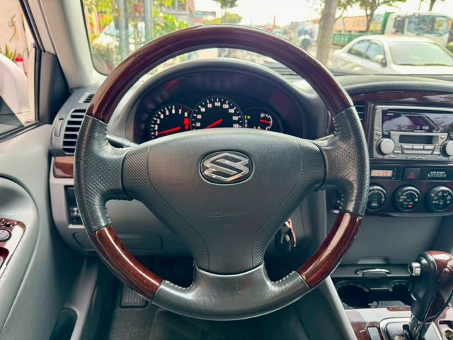 爬山涉水樣樣通V6稀有XL-7 七人座 加裝防撞桿  第9張相片