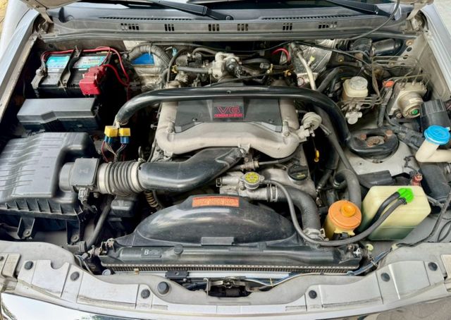 爬山涉水樣樣通V6稀有XL-7 七人座 加裝防撞桿  第13張相片