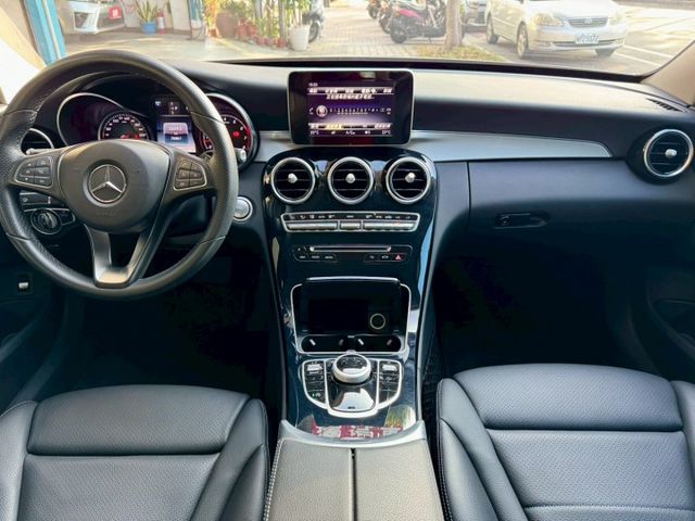 總代理賓士豪華轎車2018年式C200 低里程/環景/盲點偵測  第7張相片