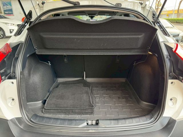 KICKS智行旗艦版1.5 五大保固低里程認證車  第14張相片