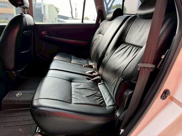 稀有手排才有力INNOVA!!是皮椅的!!  第10張相片