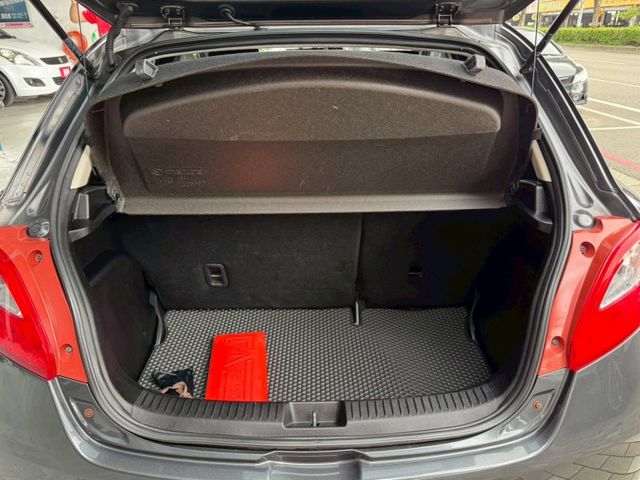 低里程5萬公里保證 MAZDA2  第6張相片