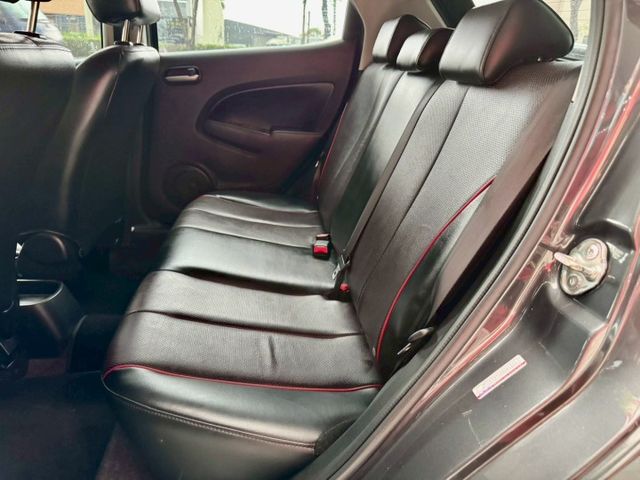 低里程5萬公里保證 MAZDA2  第11張相片