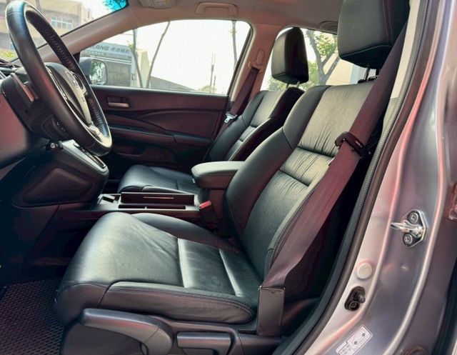 一手車原廠保養紀錄超低里程保證6萬公里國民休旅車CRV 2.4 載貨空間一流  第6張相片