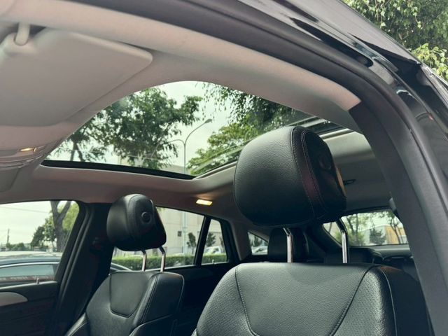 GLE 350D COUPE斜背豪華休旅 V6柴油引擎  第12張相片