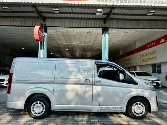 海力士三人座 里程數只跑1萬7  第4張相片