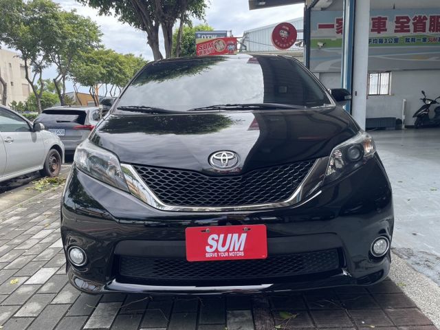質感大型MPV/SE運動版/雙電動滑門/抬頭顯示器/盲點偵測  第2張相片