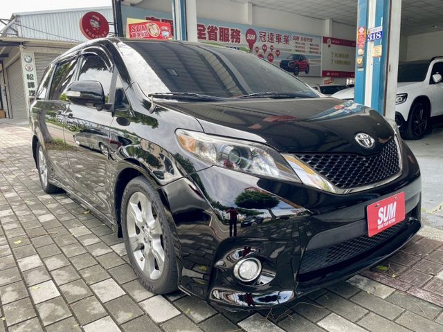 質感大型MPV/SE運動版/雙電動滑門/抬頭顯示器/盲點偵測  第3張相片