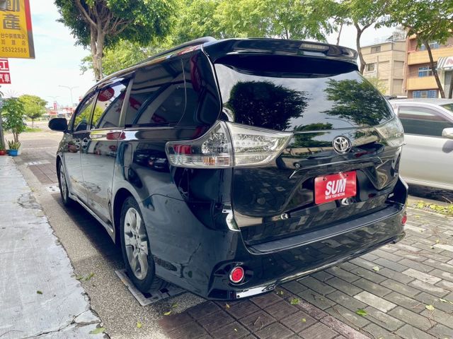 質感大型MPV/SE運動版/雙電動滑門/抬頭顯示器/盲點偵測  第4張相片