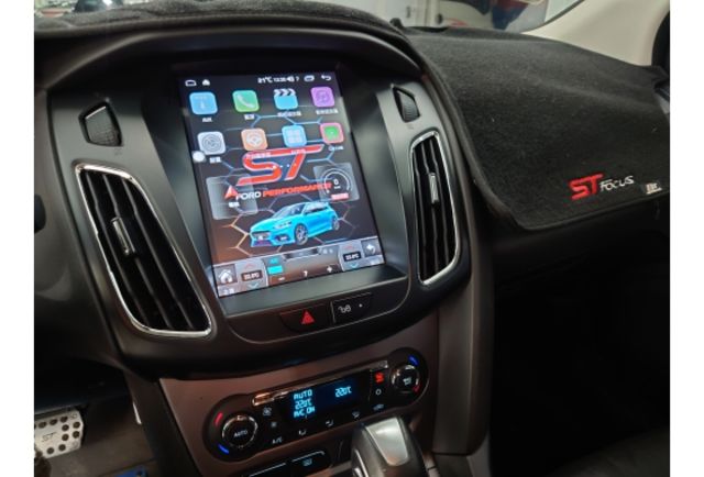 2015 Ford Focus 4D 1.6汽油運動型 認證車 便宜出清  第12張相片