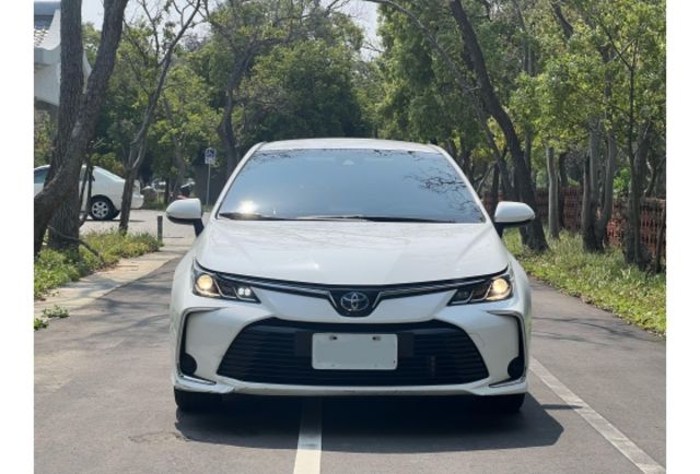 19年ALTIS HYBRID 尊爵版 安全輔助配備滿 里程7萬 省油達人  第2張相片