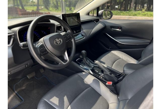 19年ALTIS HYBRID 尊爵版 安全輔助配備滿 里程7萬 省油達人  第9張相片