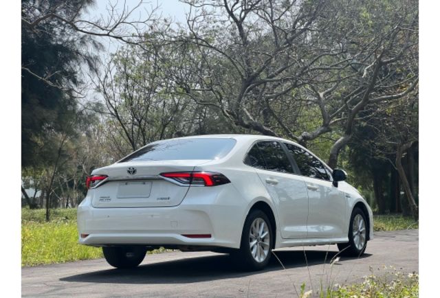 19年ALTIS HYBRID 尊爵版 安全輔助配備滿 里程7萬 省油達人  第11張相片