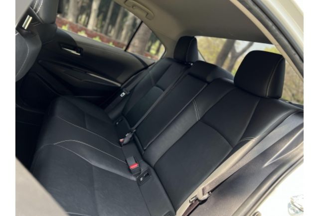 19年ALTIS HYBRID 尊爵版 安全輔助配備滿 里程7萬 省油達人  第17張相片