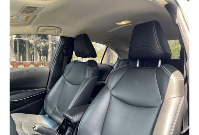 19年ALTIS HYBRID 尊爵版 安全輔助配備滿 里程7萬 省油達人  第18張相片