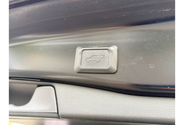 省油耐用 × 高人氣休旅車 2019年出廠，僅跑 6萬公里，車況極佳 原版件  第4張相片