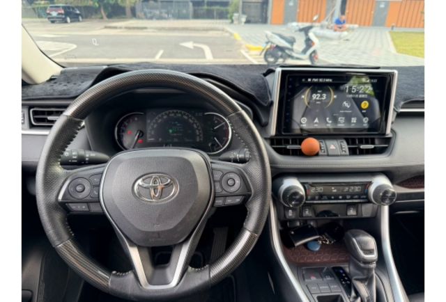 省油耐用 × 高人氣休旅車 2019年出廠，僅跑 6萬公里，車況極佳 原版件  第5張相片