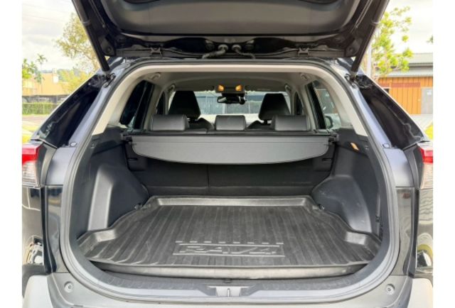 省油耐用 × 高人氣休旅車 2019年出廠，僅跑 6萬公里，車況極佳 原版件  第8張相片